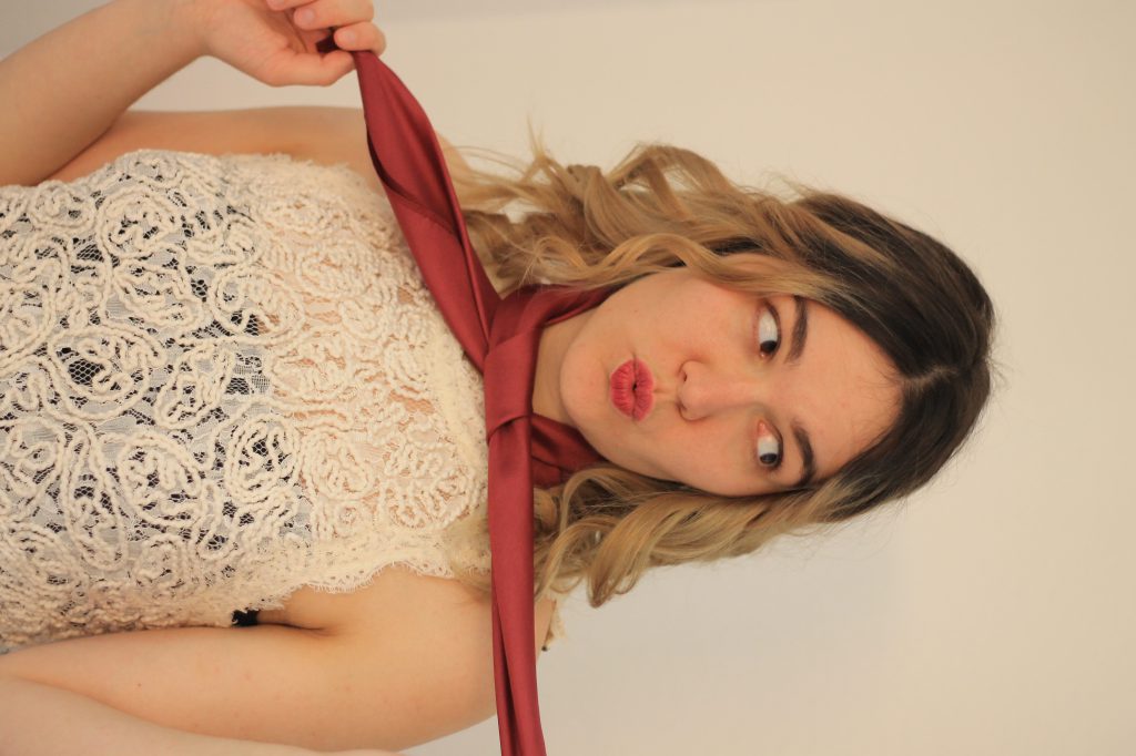 outfit mit seidenschal